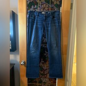 Women’s guess bootcut blue jeans. Size 32. Low rise.